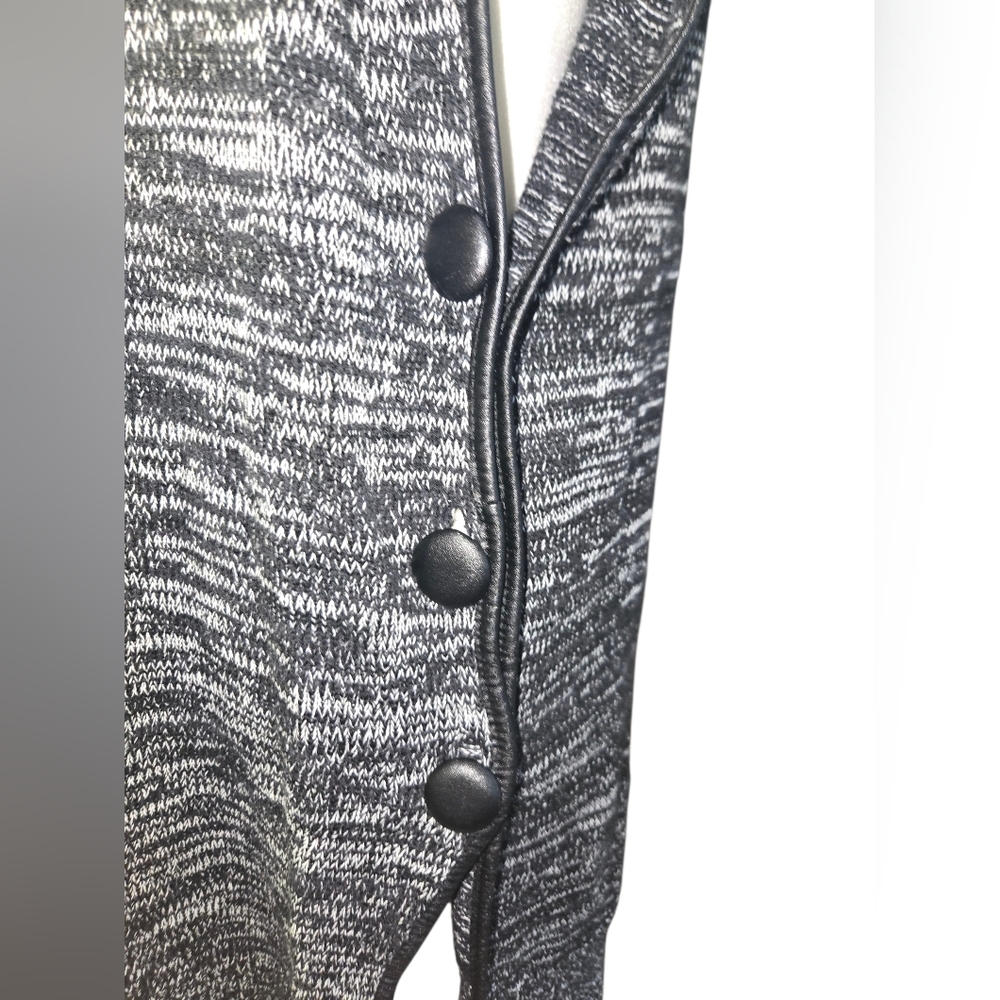 Women's Black‎ and Gray Sweater Poncho - Picture 3 of 6